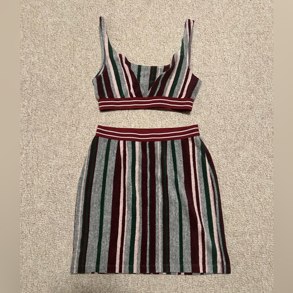 Vintage crop top and pencil mini skirt knit set - Picture 2 of 2